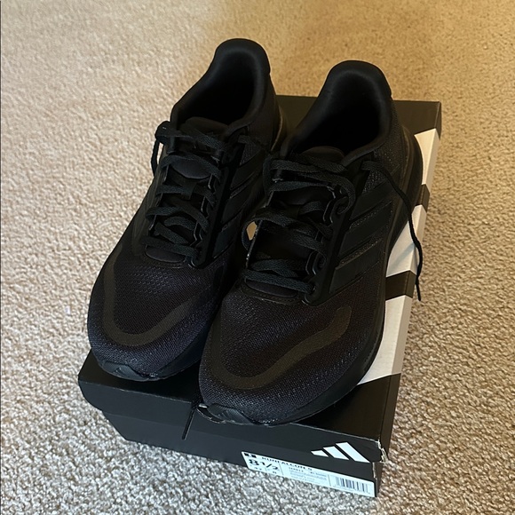 Adidas - Picture 2 of 8